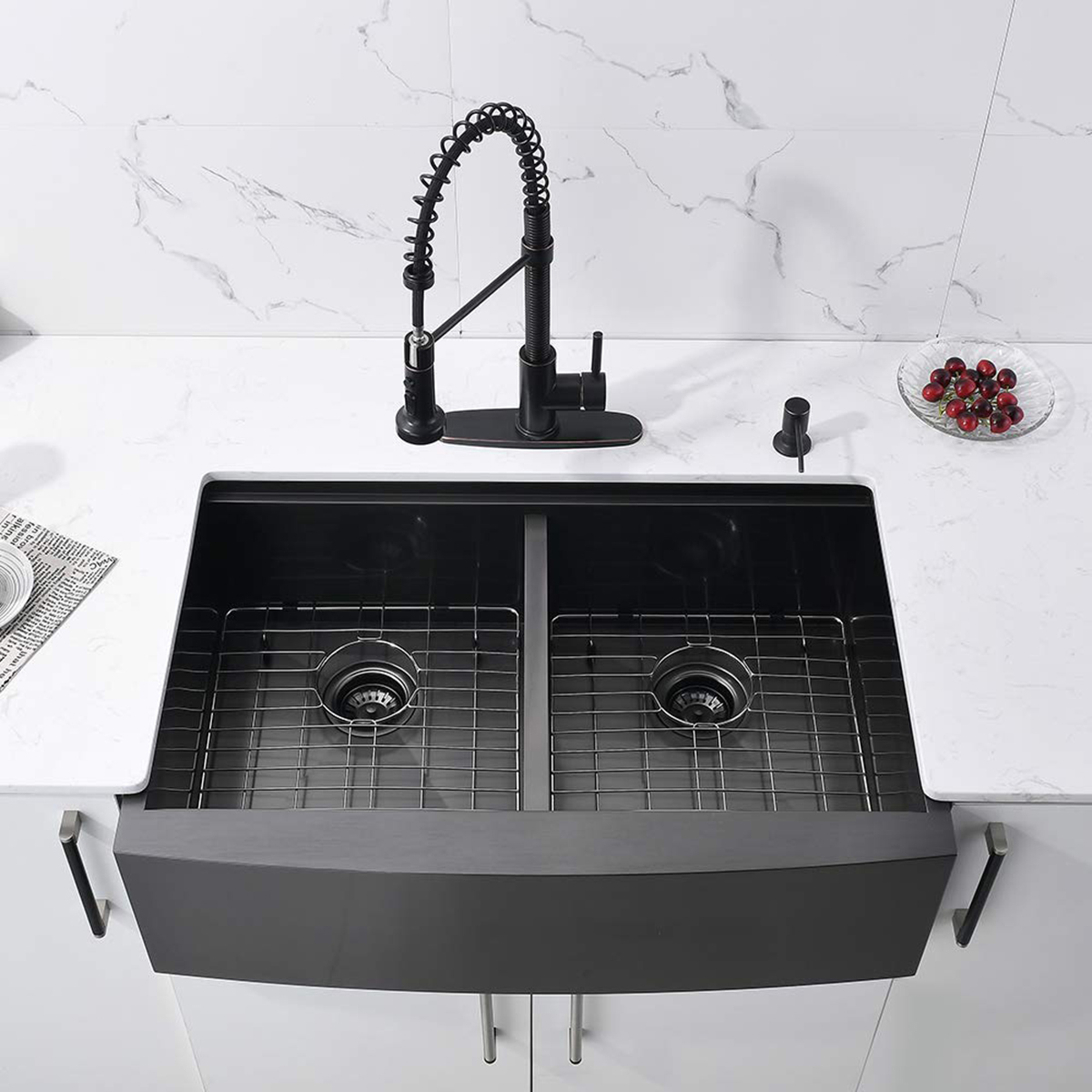 Bauernhaus-Doppelschüssel Gunmetal Black Farbe 304 Edelstahl Schürze vorne handgefertigte Küchenspüle